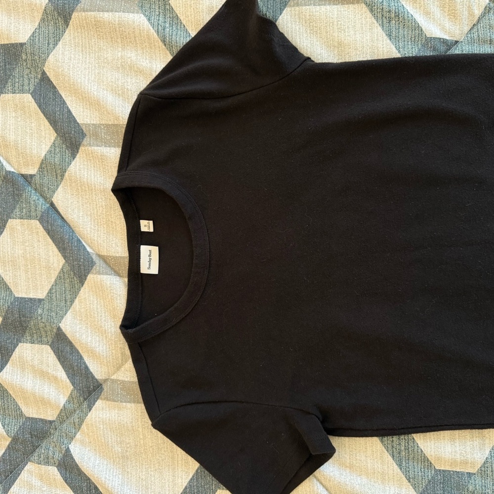 Aritzia size S Black Crew Neck T-Shirt